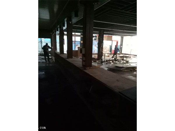 水塔拆除工程隊